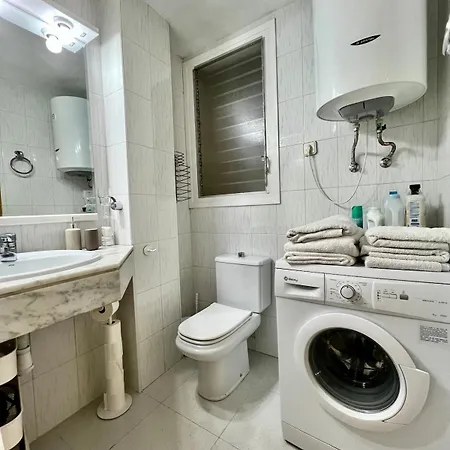 Acojedor Apartamento, Centro Con Patio